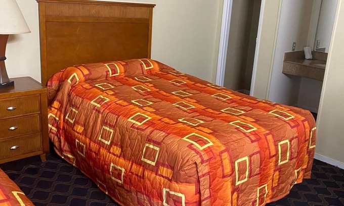 Green Brook Hotel | Ivory Tower Motor Inn