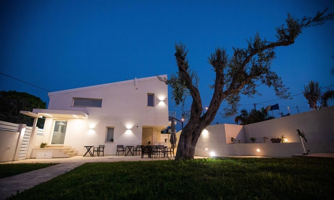 Pachino House | IzzHome Bella Vita Superior Room