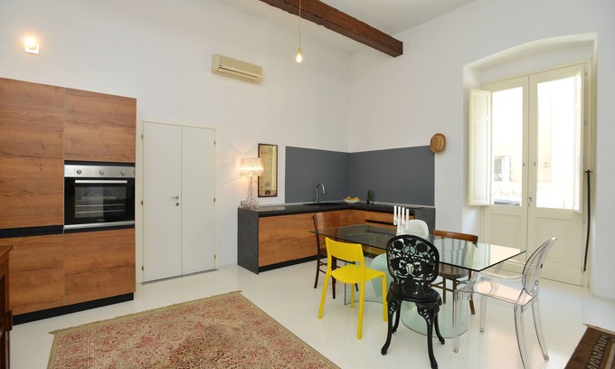 Marina District Apartment | IzzHome Light