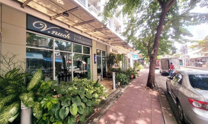 Lak Si Hotel | J Park at Chinnakhet