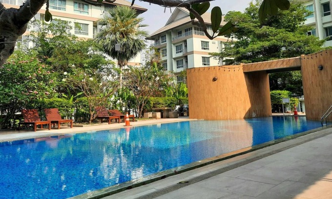 Chonburi Hotel | J Park Hotel
