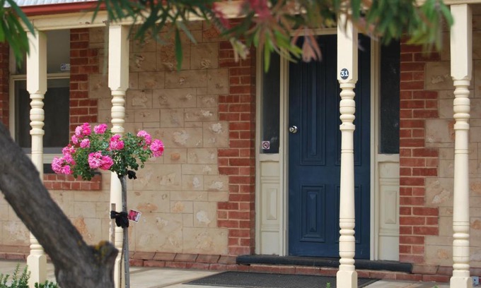 Murray Bridge Apartment | Jacaranda Cottage