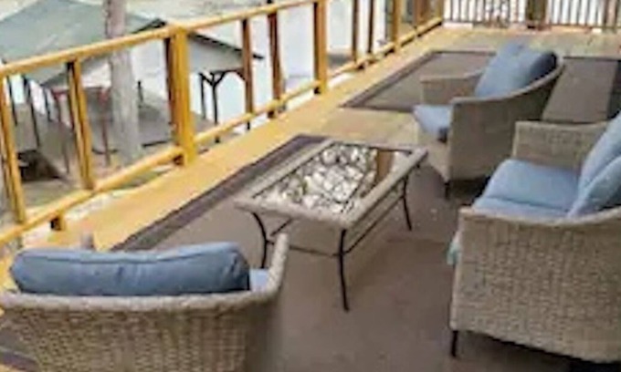 Butts County Cottage | Jackson Lake front property offering quiet peaceful serenity on beautiful lake.