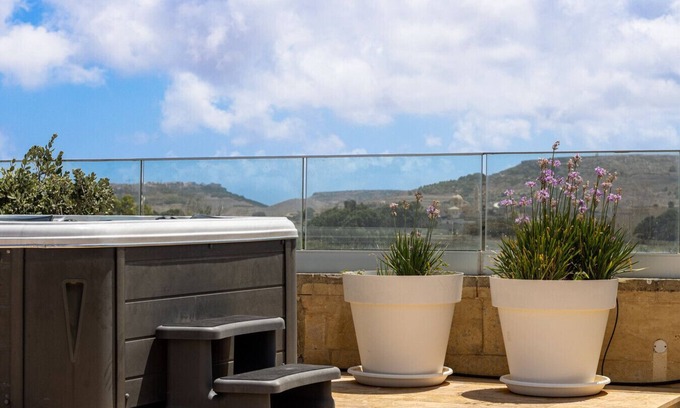 Birbuba Apartment | Jacuzzi Penthouse + Pet-Friendly