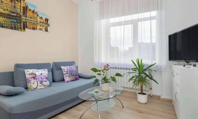 Gdansk City Center Apartment | Jana z Kolna 10 Gdańsk | Large Apartment with Desk and Balcony