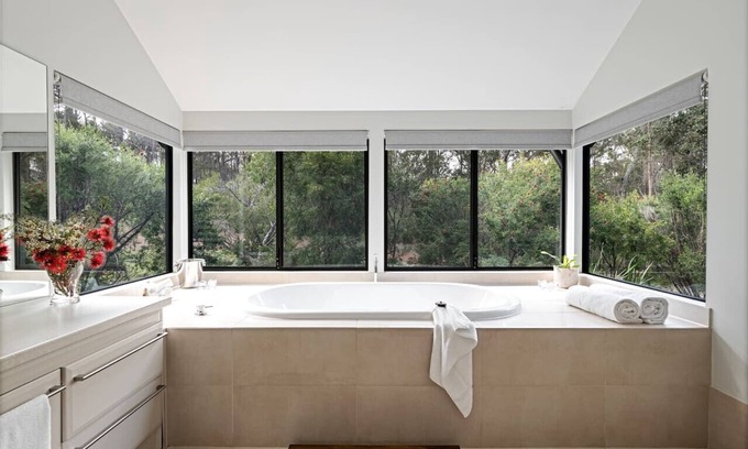 Rosa Glen House | Jarrah Grove Forest Retreat Seclusion Luxury Chalet