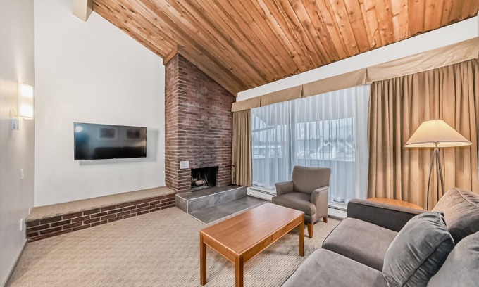 Jasper Hotel | Jasper Inn & Suites by INNhotels