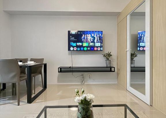 Bel-Air Apartment | Jazz mall Tower 4 Rm 323 Spacious 1 bedroom with Balcony netflix 100mbps