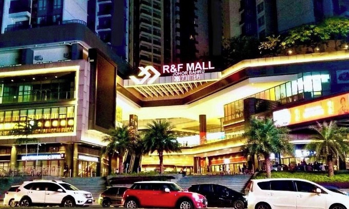 Central District Apartment | JB City CIQ-R&F Shopping Mall Apartment