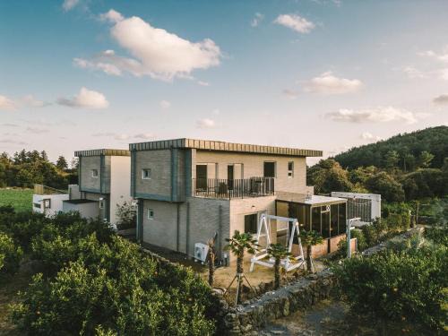 Pyoseon House | Jeju Page672