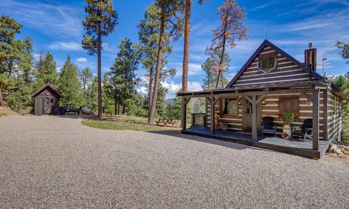 Jemez Springs House | Jemez Springs Cabin with Stunning Mtn Views!