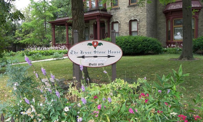 Watertown Bed & Breakfast | Jesse Stone House B & B