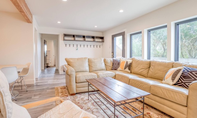 Rockaway Beach House | Jettyview Lodge