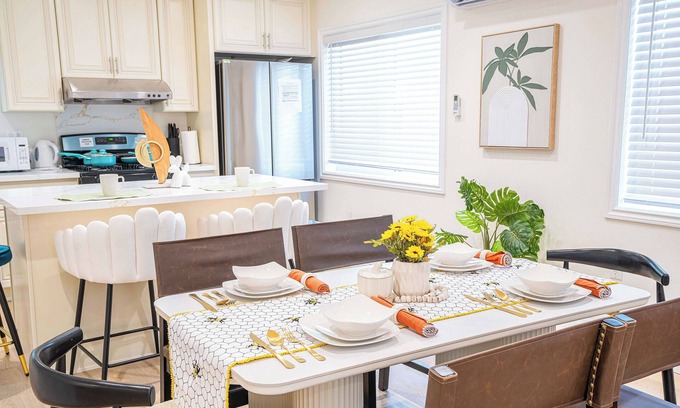 Mayflower Village House | Jie’s 3b3b Arcadia Spacious House with fence yard