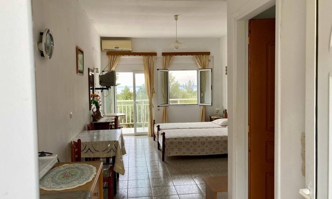 Avlakia Apartment | Jimmy Anna Beachfront Apartments Private Beach