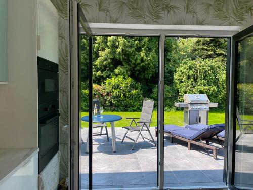 Bad Zwischenahn Apartment | Jimmy's Place - Hotelgefühl, Tolle Lage, Terrasse, BBQ