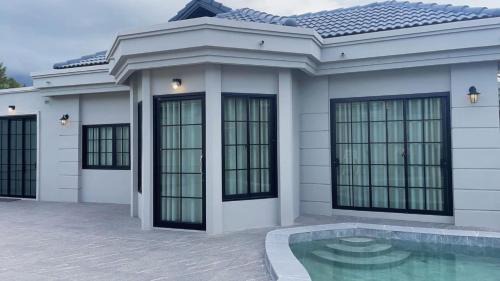 Pak Nakhon Villa | Jmpoolvilla