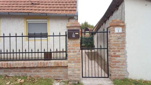 Siklos Apartment | Joóreménység Vendégház