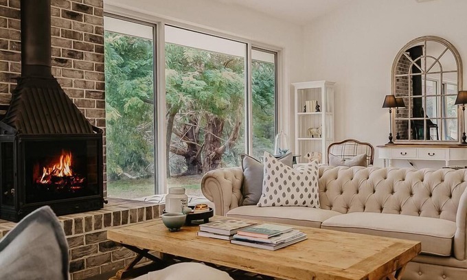Red Hill House | Joie de Vivre - Get amongst the VINES