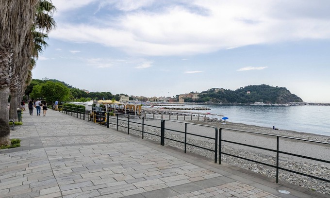 Sestri Levante Apartment | JOIVY Apt For 6, W/Terrace Near Beach In Sestri Levante