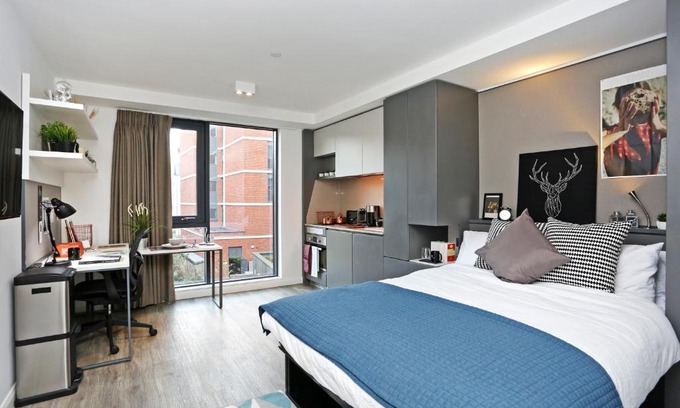 Tollcross Apartment | JOIVY at VITA Fountainbridge - Adults only - Breakfast buffet