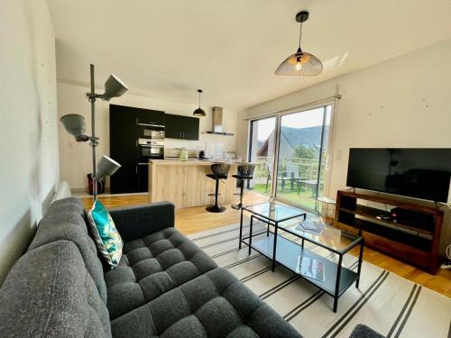 Carantec Apartment | Joli appartement avec balcon au pieds des commences et des plages