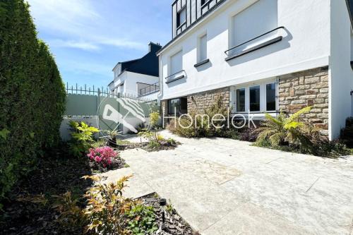 Larmor-Plage Apartment | Joli appartement neuf Jardin 500 m des plages
