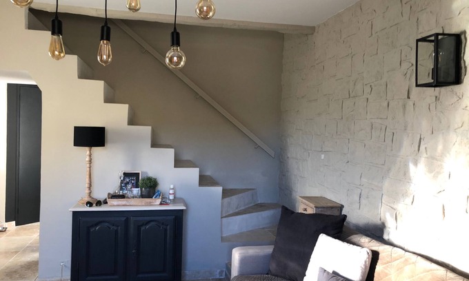 Saint-Saturnin-les-Avignon House | Jolie Maison de Village Cosy 3 Chambres à Côté D'avignon