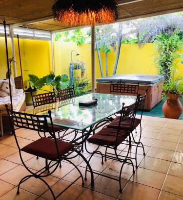 Baie-Mahault House | Joli oasis au centre de l'île