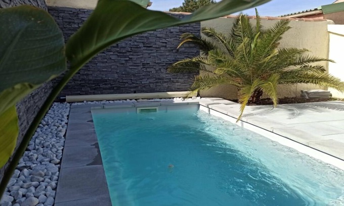 Marignane Bed & Breakfast | Jolie Suite Privée, Proche Aéroport