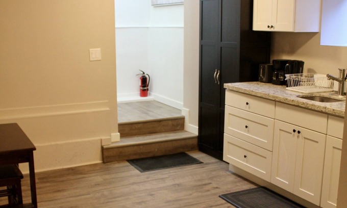 Atlantic House | Judkins Retreat (Close to Downtown)