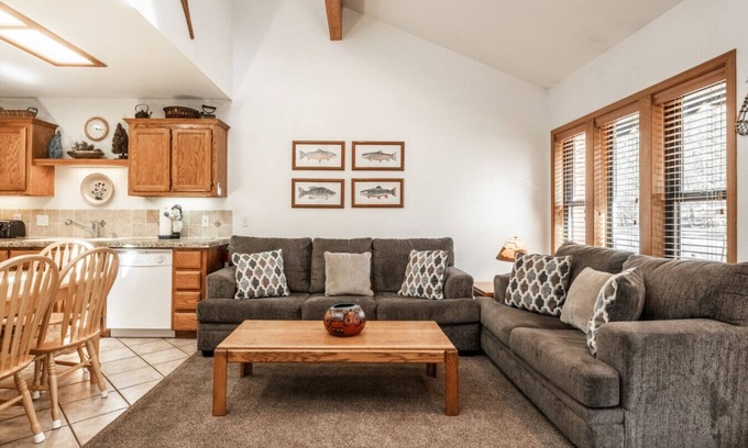 June Lake Condo | June Lake Aspen Meadows 11 Spacious and Quiet