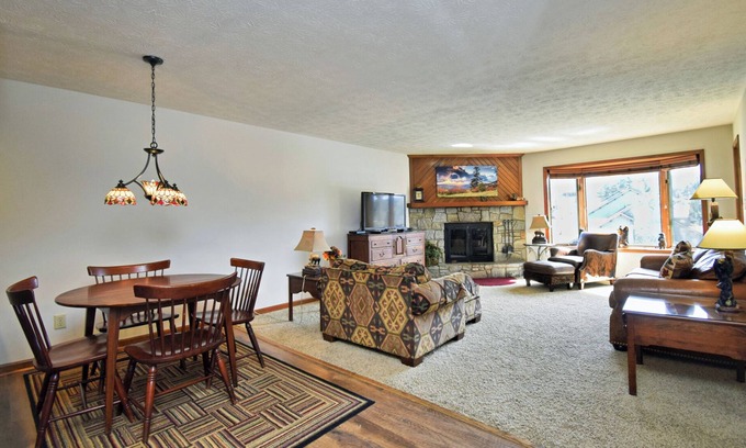 Blowing Rock Condo | Juniper 3 | Fireplace, Restaurant, Pool, Spa