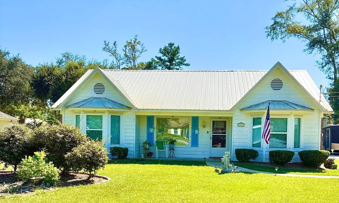 Foley House | Juniper Journey Cottage