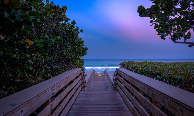 Bella Vista Condo | JupRent's - Posh Paradise - 2Bed/2Bath -Jupiter - Beach Pool