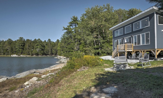 Waldoboro Cabin | Just steps to the water with beautiful sunsets!