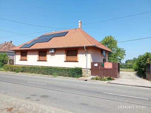 Bata House | Kápolnás Vendégház Báta-Gemenc