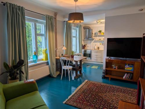 Kalamaja Apartment | Kalamaja apartment with old town view!