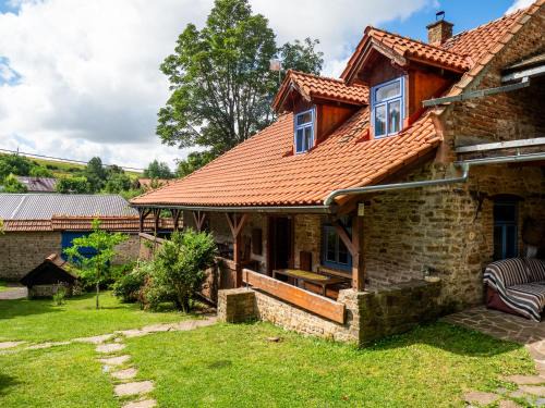 Abrahamovce House | Kamenny dom Pikovce