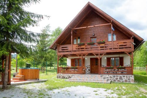 Joseni House | Kamilla Vendégház Borzont