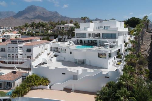 San Eugenio Villa | KARAT Villa Presidencial