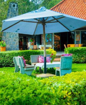 Ruhengeri Hotel | Karisimbi Cave Resort
