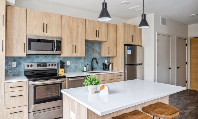Harrison Apartment | Kasa Bryn Mawr Minneapolis