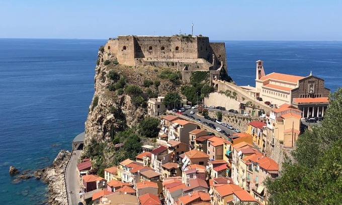 Scilla Villa | Kasakarin