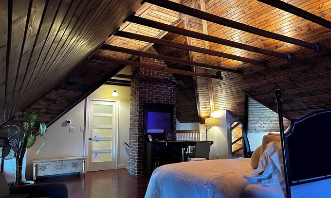 Paola House | Kaskaskia Place