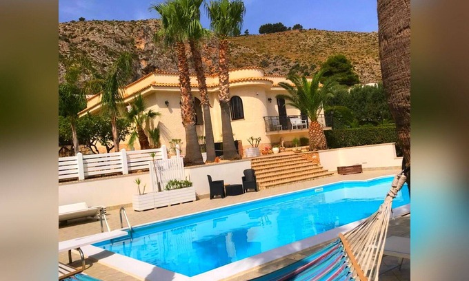 Bonagia Villa | Kaunis ja Mukava Huvila Yksityisellä Uima-altaalla San Vito lo Capoon
