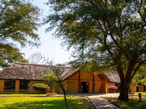 Ndiyona Cabin | Kayova River Lodge