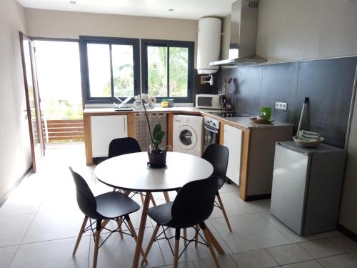 Bois de Nefles Apartment | "Kaz Misèl"65 m carré 4 nuits minimum
