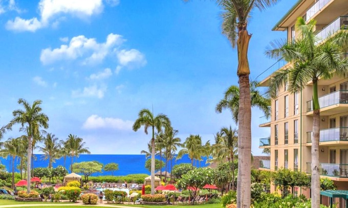 Honokowai Condo | KBM Resorts | Spacious 6-Bedroom Honua Kai Collection | Same Floor | Ocean & Mountain Views + 4 Free Rental Cars! HKH-229/36/8/40