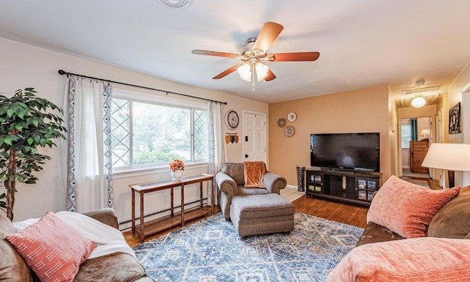 Quinton House | Kelly's Comfortable Quinton Home